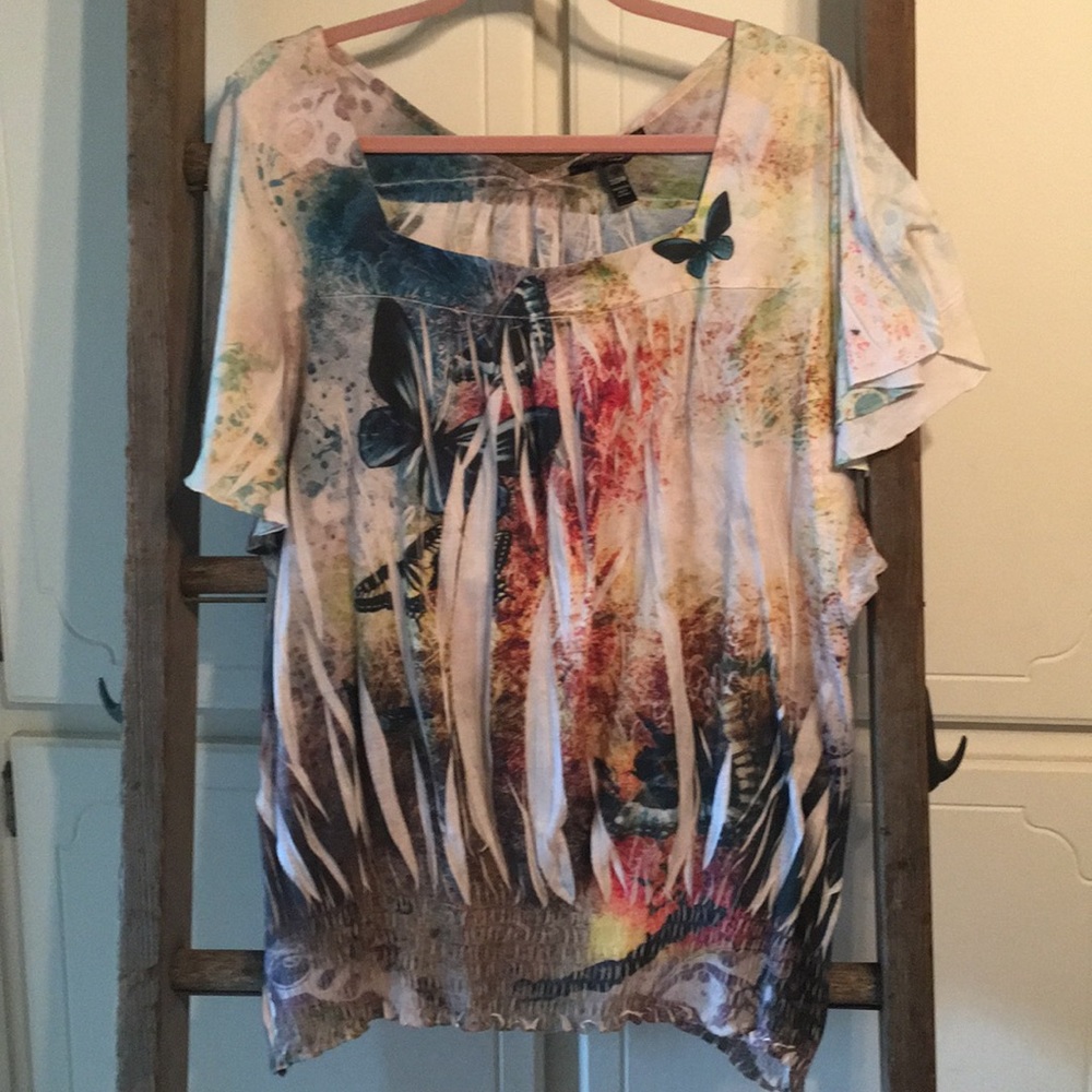 Cute butterfly top 22/24 women’s